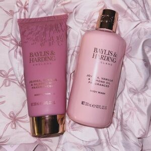Baylis & Harding Pink Body Wash with Jojoba, Vanilla & Almond Oil